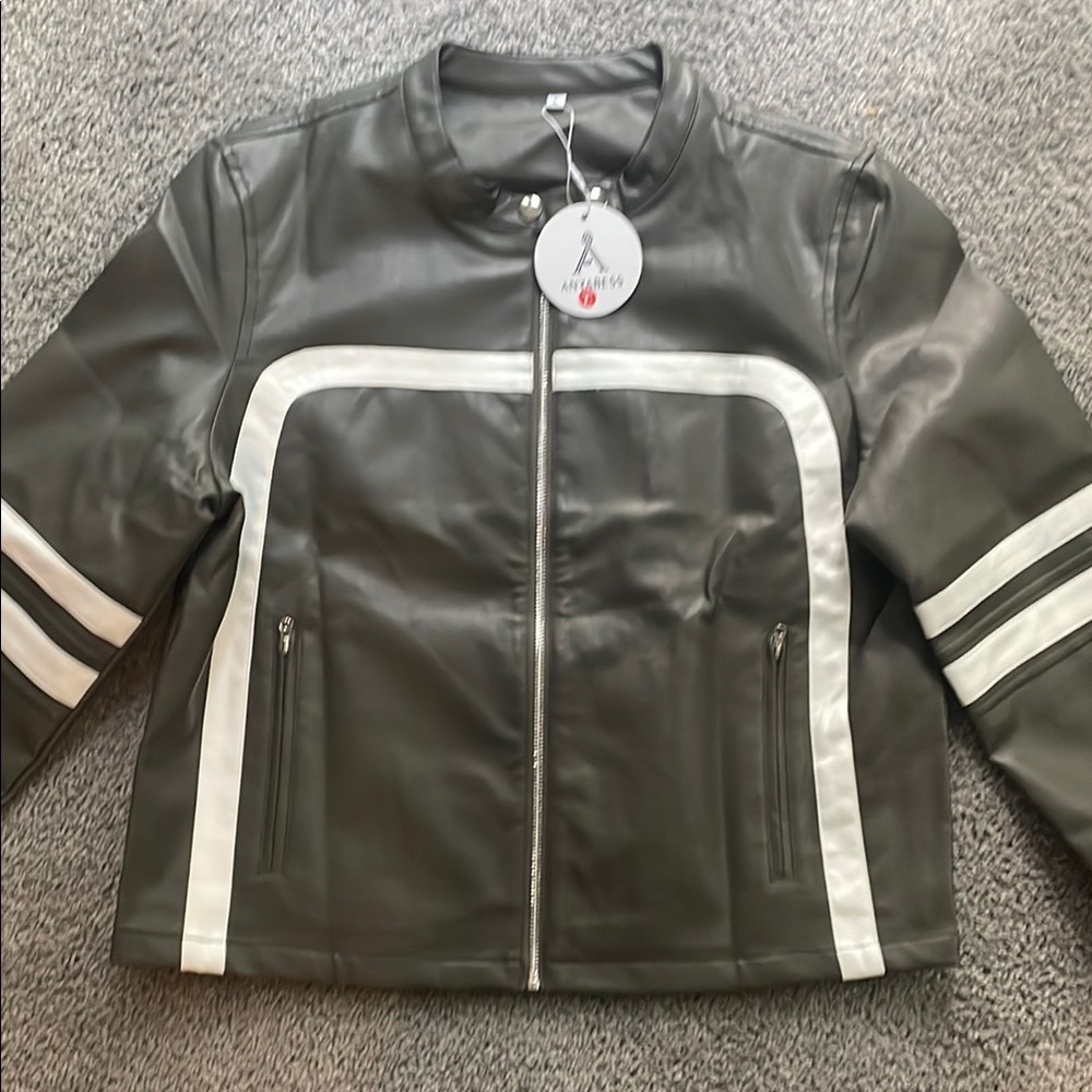 Women's Black and White Jacket